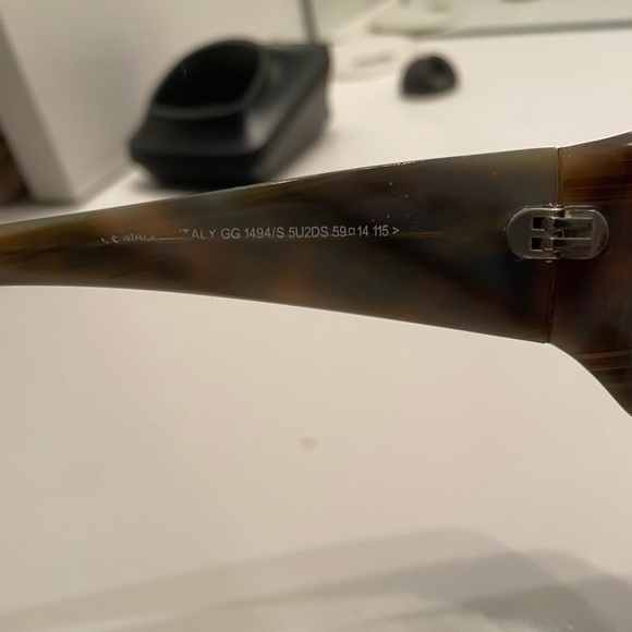 GUCCI Women’s Sunglasses EXCELLENT CONDITION main image 5